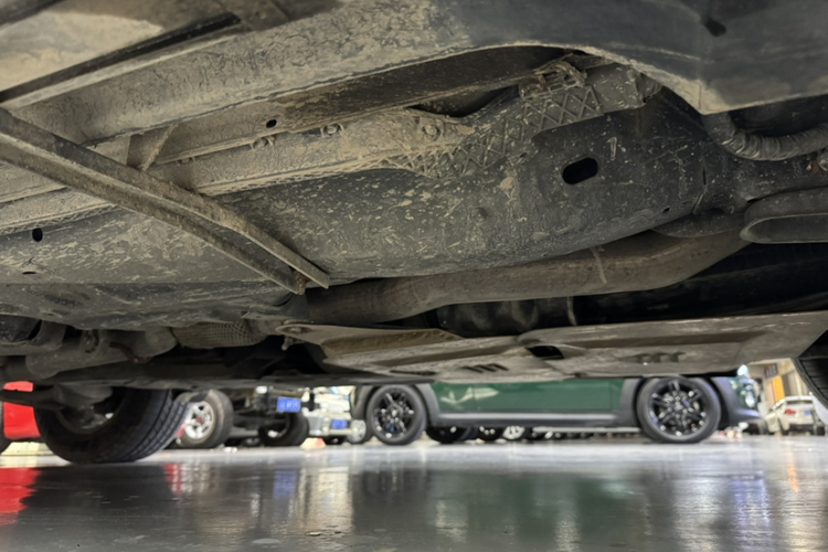 Jeep 大切诺基(进口) 2014款 3.0TD 柴油 舒享导航版局部细节9004