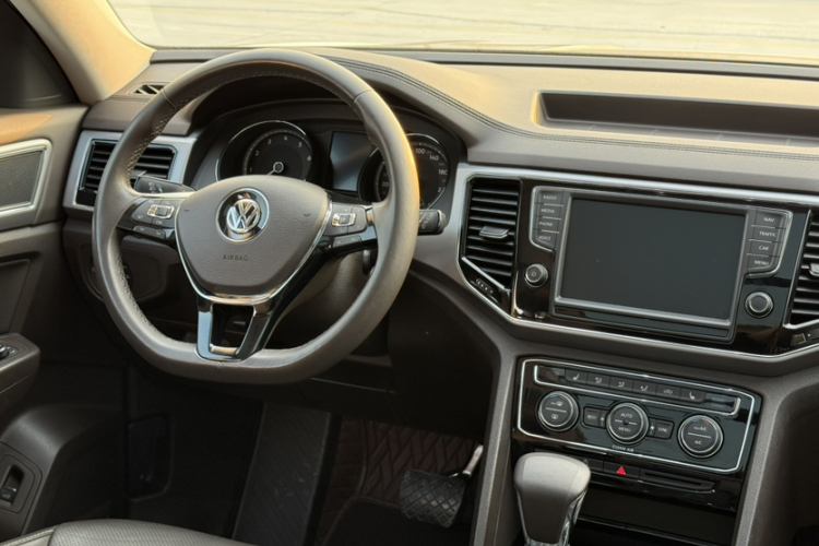 大众 途昂 2017款 380TSI 四驱豪华版中控内饰7014