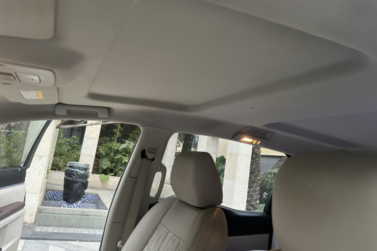 别克GL8 2021款 陆上公务舱 652T 舒适型局部细节22