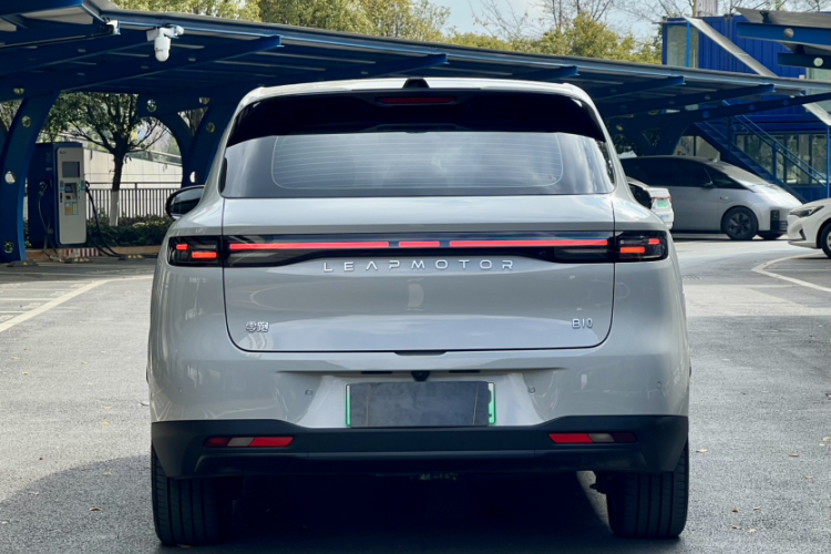 零跑汽车 零跑B10 2025款 510激光雷达版车身外观6008