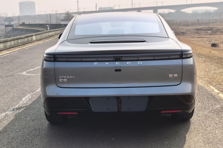 星途 星纪元 ES 2025款 增程 Pro 高速辅助驾驶车身外观6009