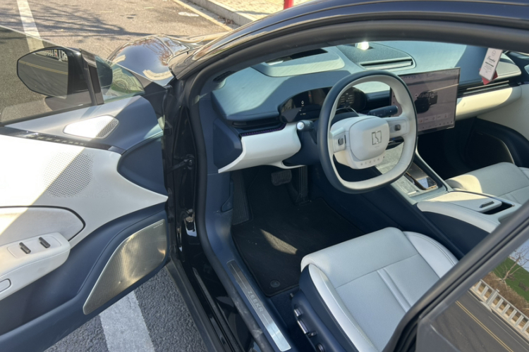 极氪007 2024款 后驱智驾版 75kWh中控内饰7001