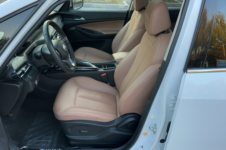 别克GL6 2021款 323T 轻混动互联豪华型局部细节19