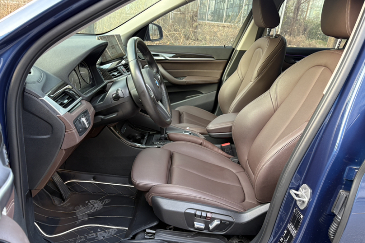 宝马X1 2021款 xDrive25Li 尊享型局部细节19