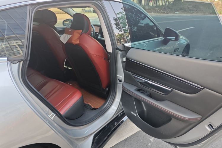 小鹏P7 2022款 670N+中控内饰7004