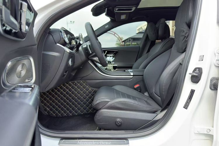 奔驰C级 2024款 C 260 L 皓夜运动版局部细节19