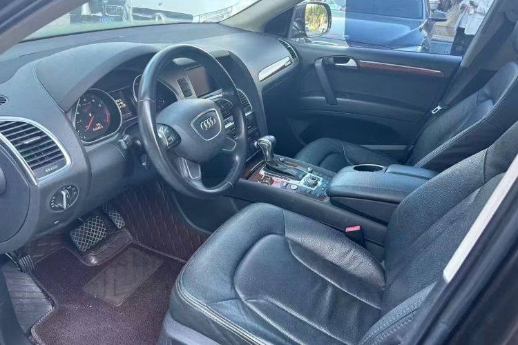 奥迪Q7 2014款 35 TFSI 进取型中控内饰7002