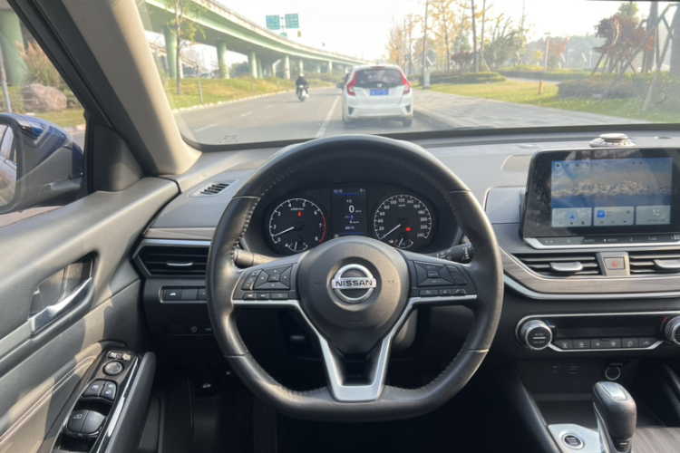 日产 天籁 2021款 2.0L XL 舒适版中控内饰7014