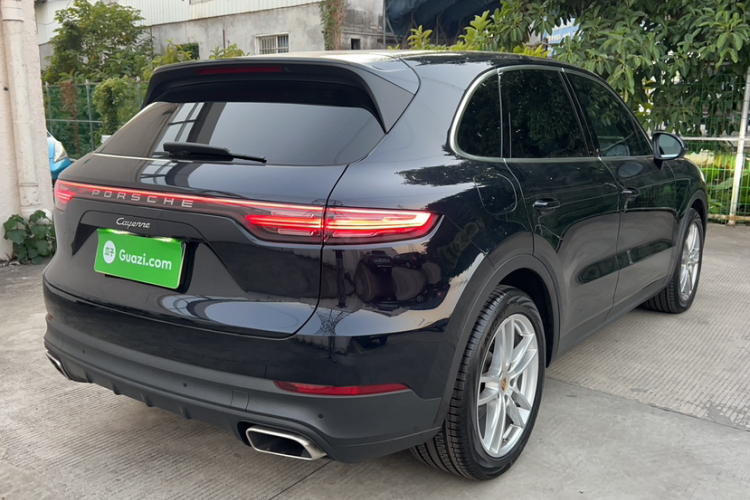 保时捷 2022款 Cayenne 3.0T 铂金版车身外观6005