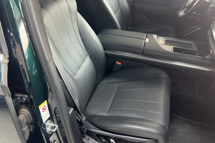 魏牌 蓝山 2023款 四驱超长续航版局部细节41