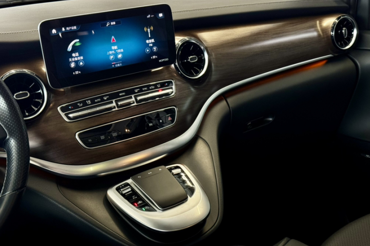 奔驰V级 2020款 V 260 L 长轴距豪华版局部细节16