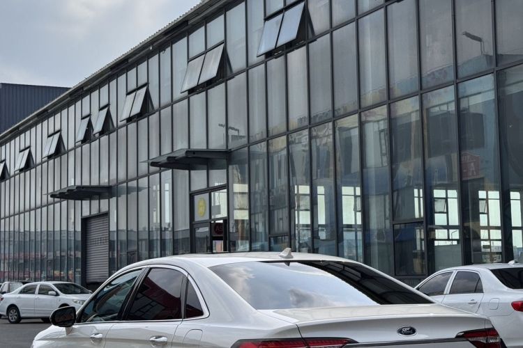 福特 金牛座 2019款 EcoBoost 245 尊享版车身外观6004