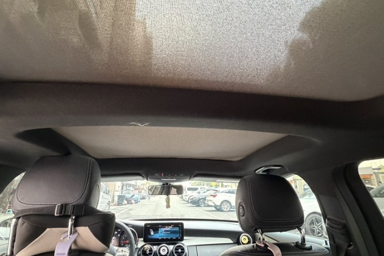 奔驰C级 2019款 C 260 运动版 4MATIC中控内饰7009