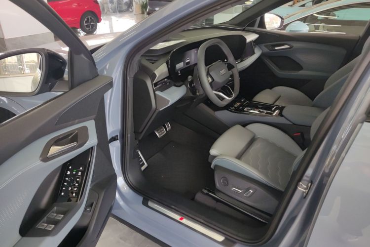 奥迪Q6L e-tron 2026款 首发领航版中控内饰7005