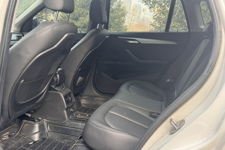 宝马X1 2016款 sDrive18Li 尊享型中控内饰7001