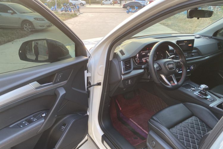 奥迪Q5L 2018款 45 TFSI 尊享时尚型 国VI中控内饰7002