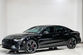 奥迪A7L 2024款 45 TFSI quattro 黑武士版