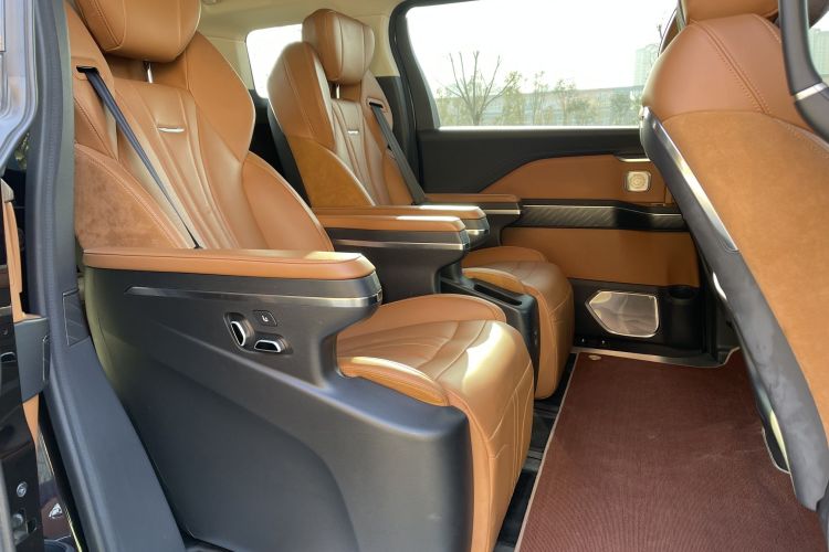 红旗HQ9 2023款 2.0T 智联旗韵版中控内饰7009