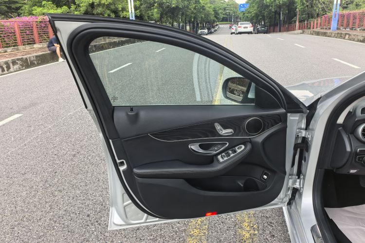 奔驰C级(进口) 2015款 C 200 旅行轿车中控内饰7009