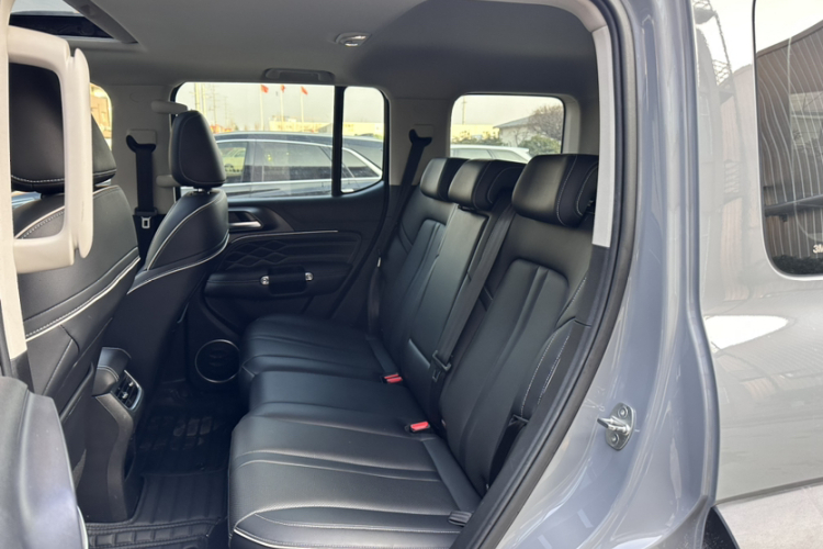 坦克300 2021款 越野版 2.0T 征服者中控内饰7003