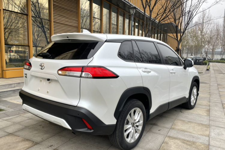 丰田 卡罗拉锐放 2022款 2.0L 先锋版车身外观6006