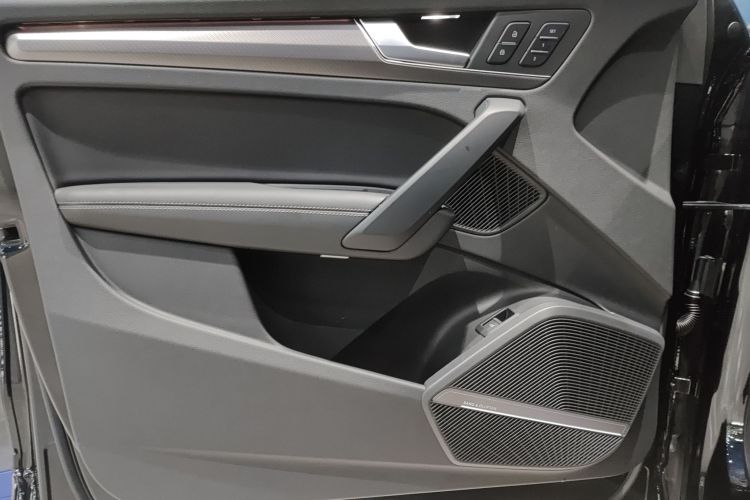 奥迪Q5L 2022款 改款 45T 豪华动感型中控内饰7012