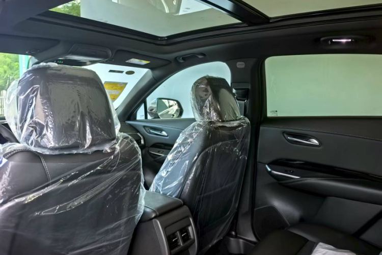 凯迪拉克XT4 2024款 改款 25T 两驱都会型中控内饰7009