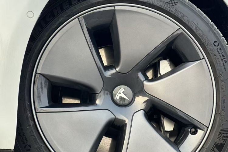 特斯拉 Model 3 2022款 后轮驱动版车身外观6005