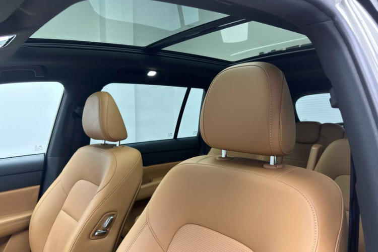 理想汽车 理想ONE 2021款 增程6座版中控内饰7002