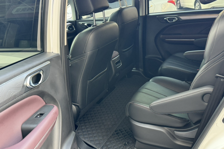 广汽传祺 传祺M6 2023款 PRO 270T DCT尊享版中控内饰7005