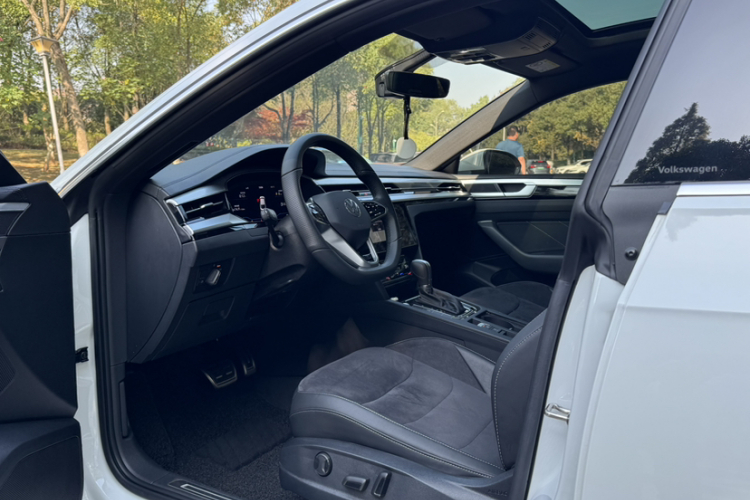 一汽-大众CC 2024款 330TSI 炫目版车身外观6007