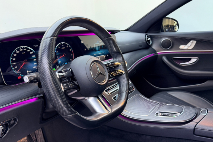 奔驰E级(进口) 2021款 E 260 时尚型运动版局部细节16