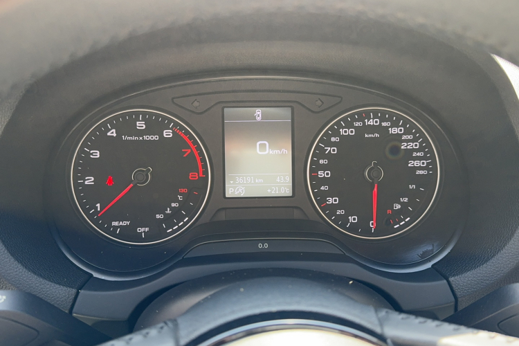 奥迪A3 2018款 30周年年型 Limousine 35 TFSI 进取型局部细节14