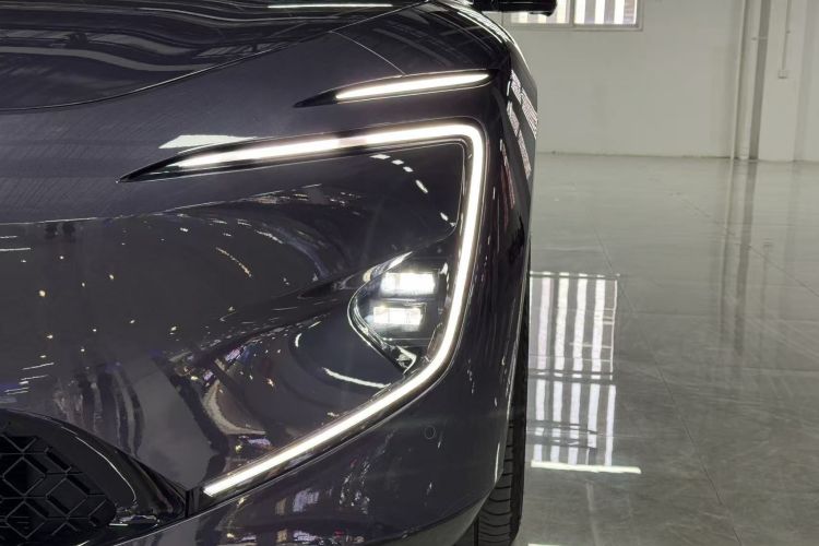 阿维塔12 2025款 Ultra增程版车身外观6007