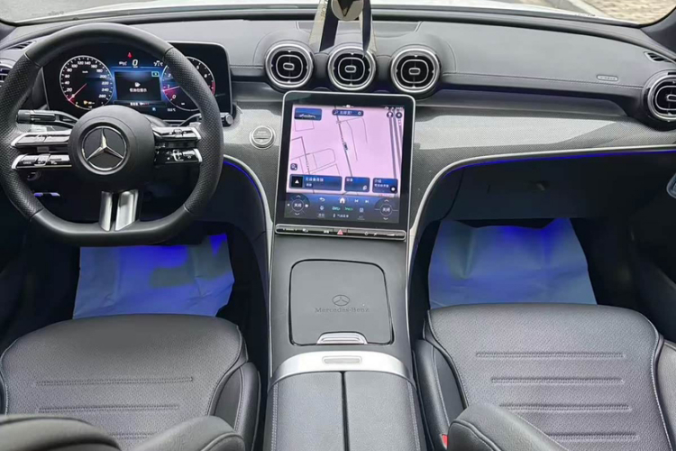 奔驰C级 2024款 C 260 L 皓夜运动版中控内饰7011