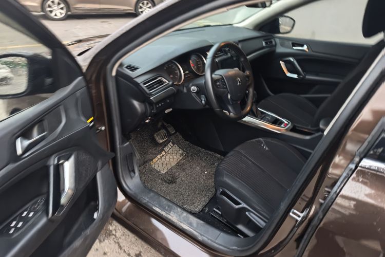 标致408 2015款 1.2T 自动豪华版中控内饰7004