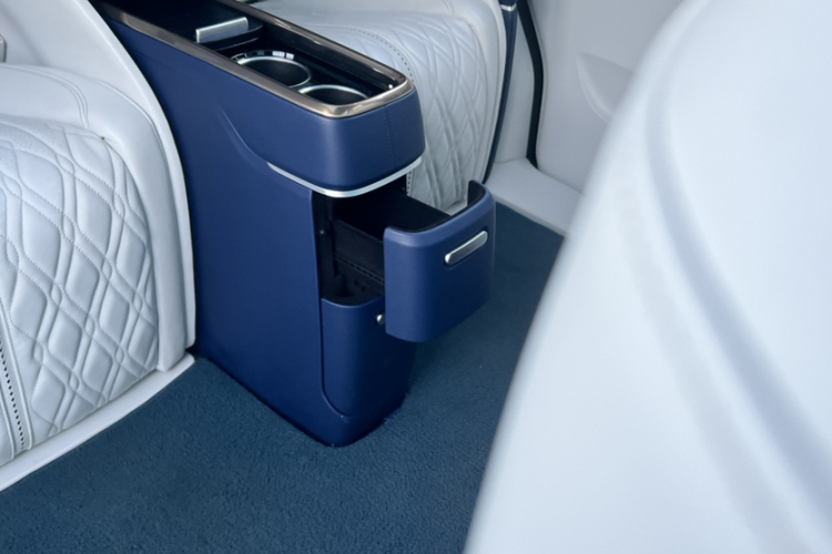 别克GL8 2020款 Avenir艾维亚 四座尊礼版中控内饰7007