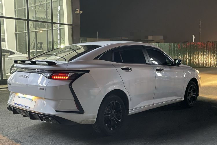 东风风神 奕炫 2023款 1.5L 自动荣耀版车身外观6005