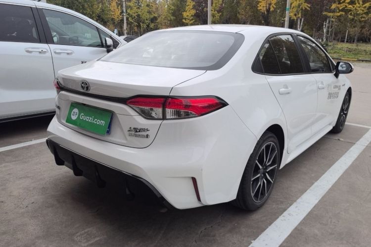 丰田 雷凌 2023款 智能电混双擎 1.8L 运动版车身外观6005