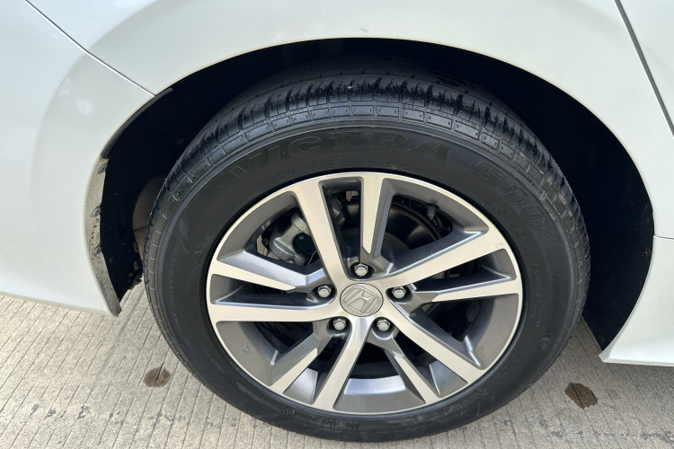 本田 思域 2022款 180TURBO CVT尚擎版车身外观6008