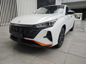 东风风神 奕炫 2025款 1.5L 荣耀版