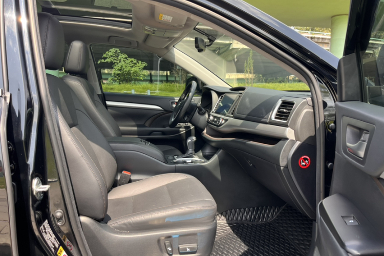 丰田 汉兰达 2017款 2.0T 四驱豪华版 7座中控内饰7007