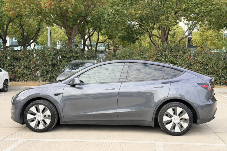 特斯拉 Model Y 2021款 长续航全轮驱动版 3D7车身外观6005