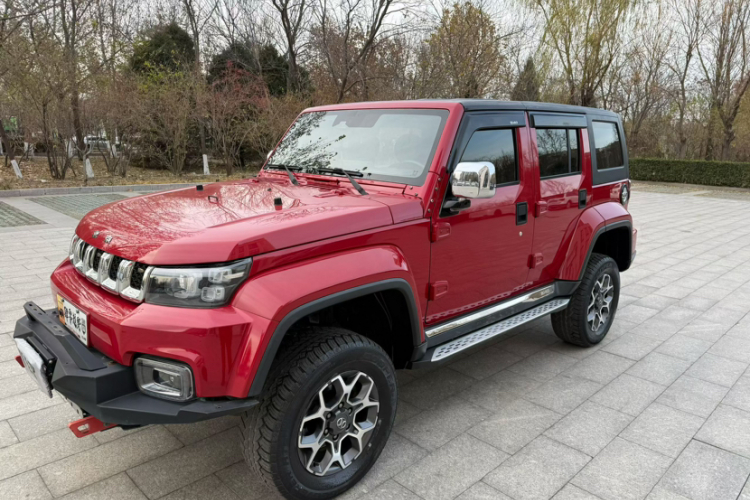 北京BJ40 2019款 PLUS 2.3T 自动四驱旗舰版 国VI车身外观6005