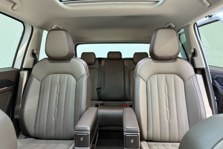 大众 威然 2024款 330TSI 豪华版中控内饰7007