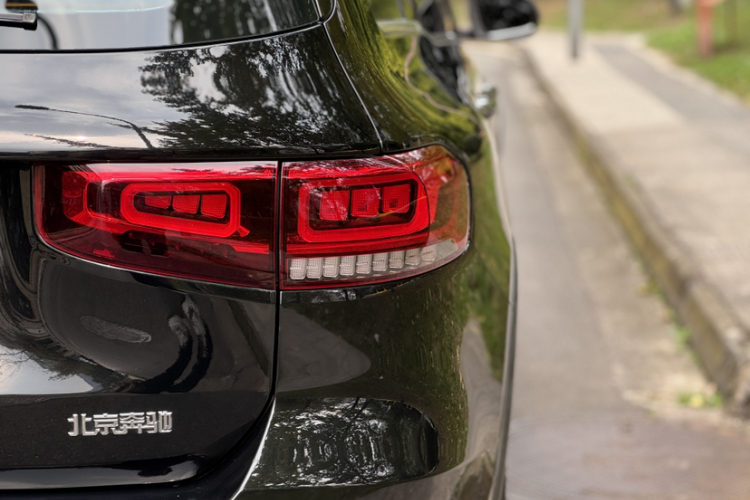 奔驰GLB 2023款 GLB 220 动感型车身外观6006