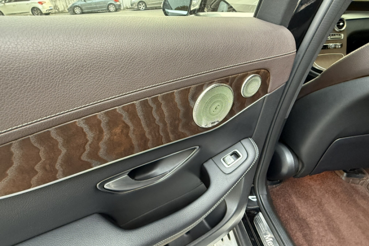 奔驰GLC 2022款 改款 GLC 300 L 4MATIC 动感型中控内饰7005