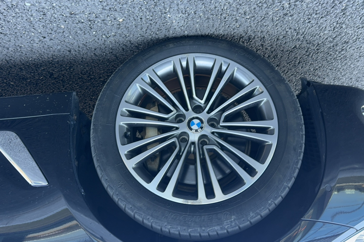 宝马5系 2018款 530Li 尊享型 豪华套装车身外观6003