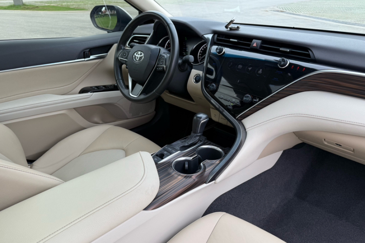 丰田 凯美瑞 2019款 2.5G 豪华版 国VI中控内饰7008