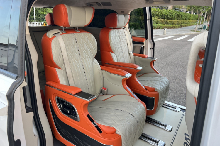 别克GL8 2021款 ES陆尊 653T 舒适型中控内饰7011